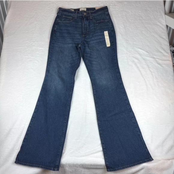 NWT, Universal Thread High Rise Flare Jeans SZ 8 - Picture 6 of 7